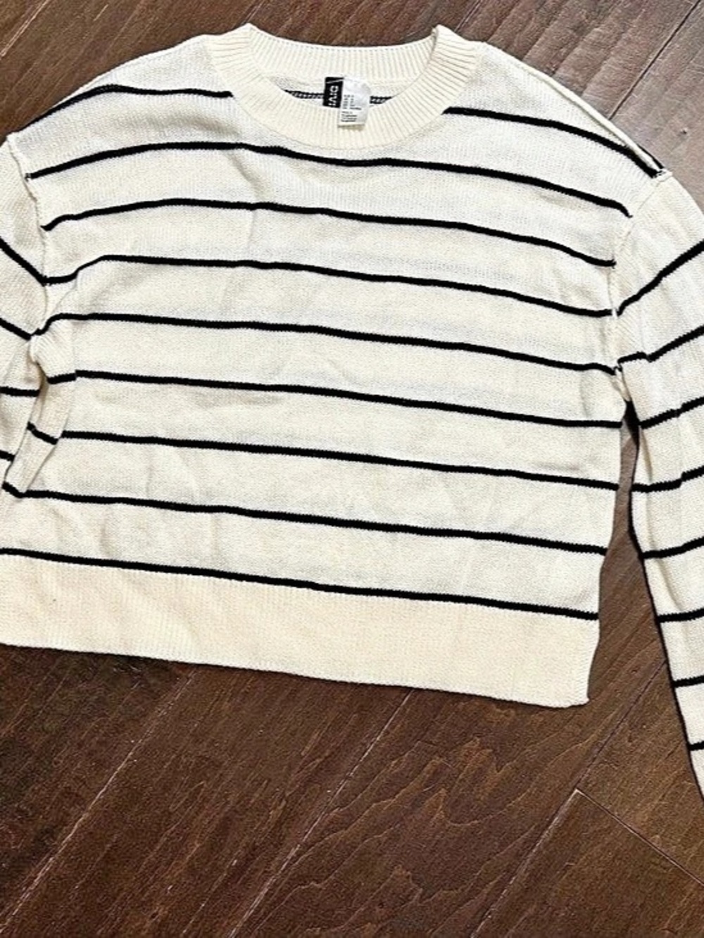 Zara Striped Cropped Sweater in White & Black Small